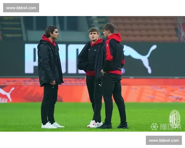 红黑军团迎战真蓝黑焦点对决意甲争四关键一战圣西罗夜晚强强碰撞悬念拉满